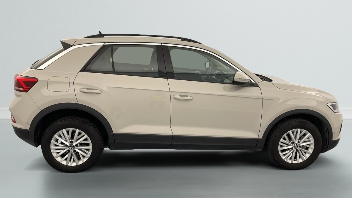 Volkswagen T-Roc - Image 8