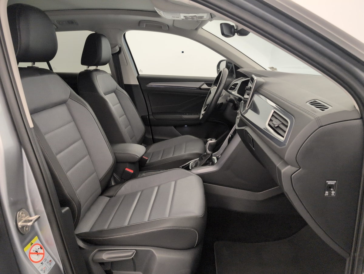 Volkswagen T-Roc - Image 12