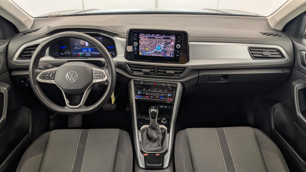 Volkswagen T-Roc - Image 13