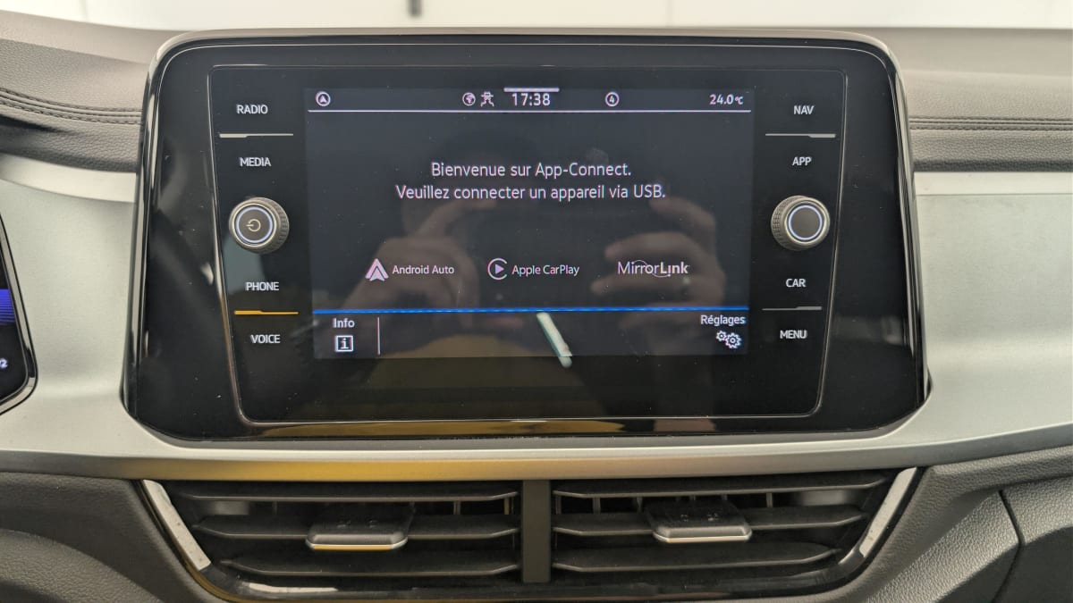 Volkswagen T-Roc - Image 17