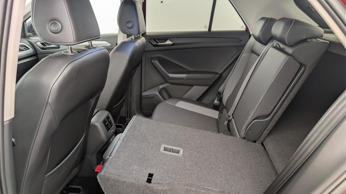 Volkswagen T-Roc - Image 12