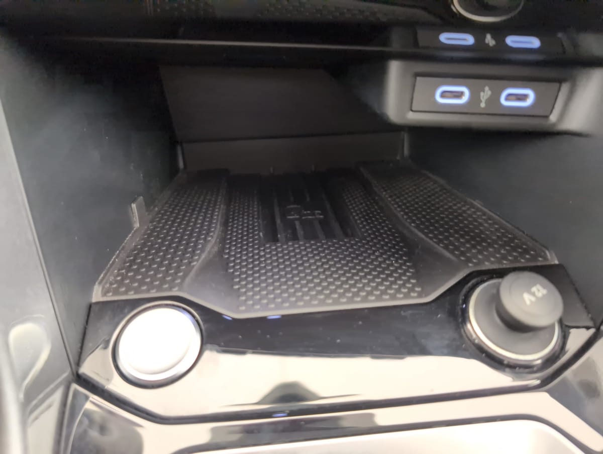 Volkswagen T-Roc - Image 20