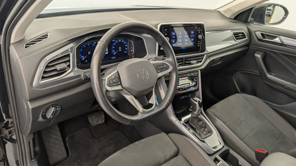Volkswagen T-Roc - Image 15
