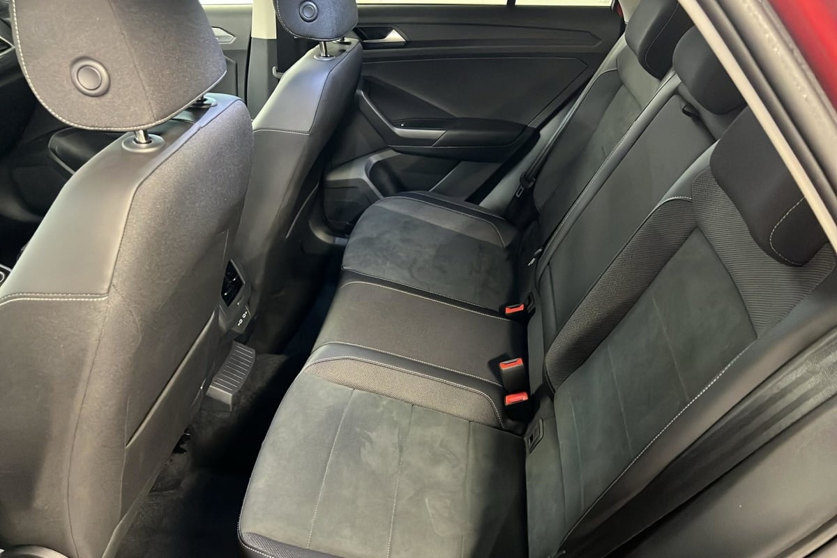 Volkswagen T-Roc - Image 10