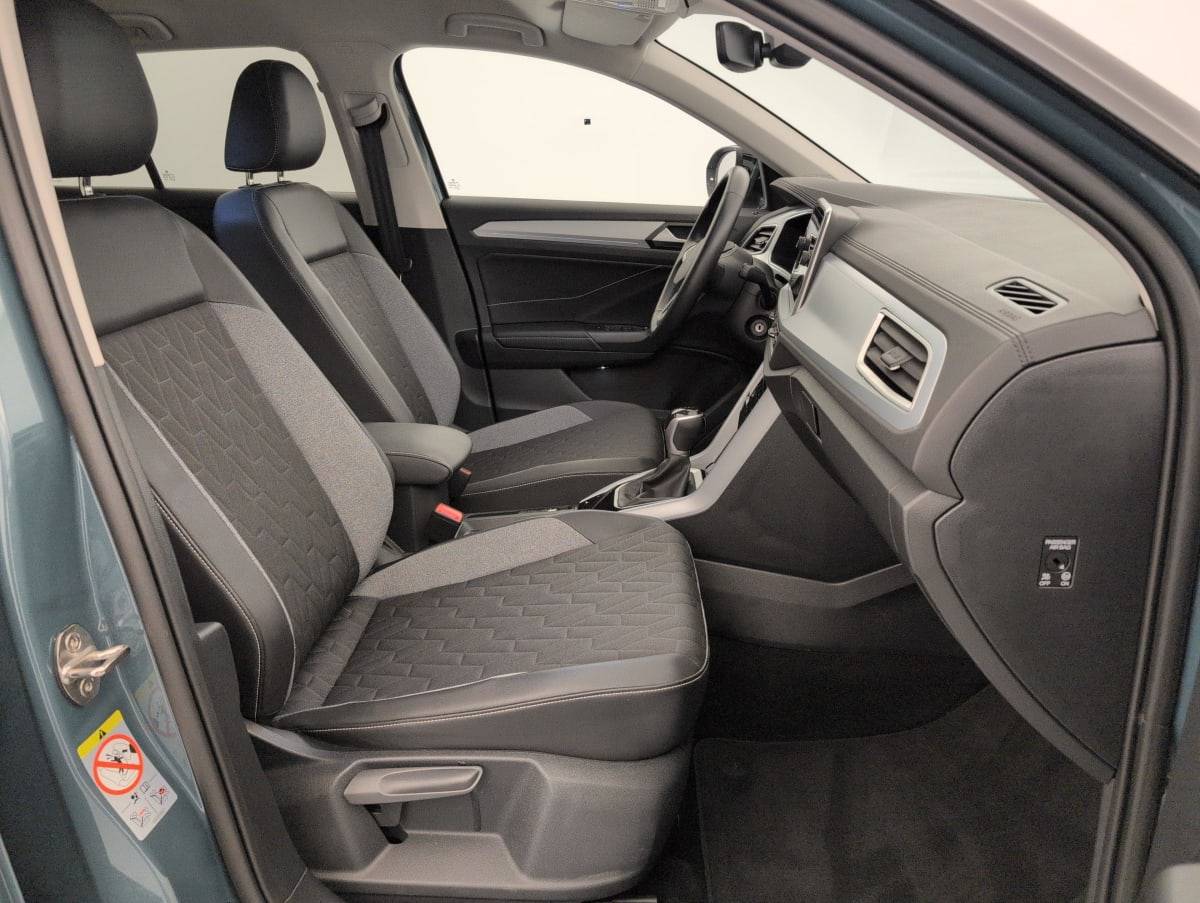 Volkswagen T-Roc - Image 9