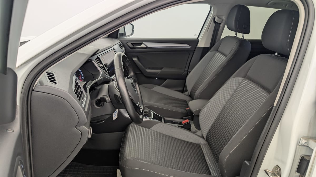 Volkswagen T-Roc - Image 16