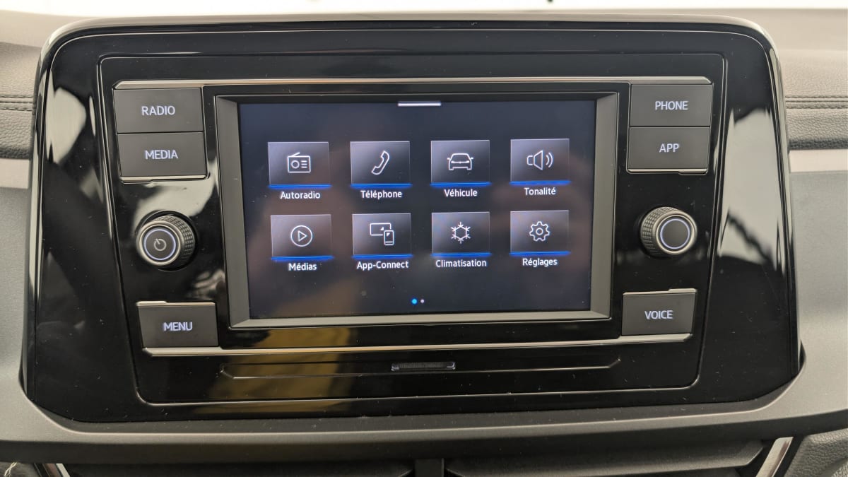 Volkswagen T-Roc - Image 17