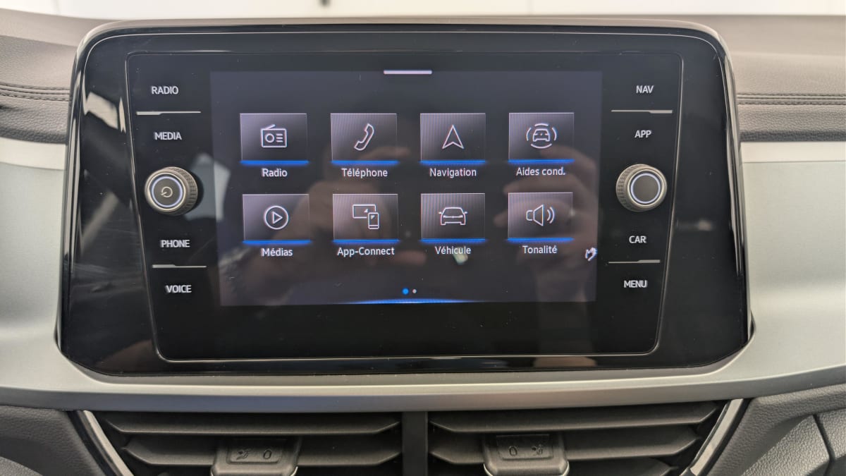 Volkswagen T-Roc - Image 18