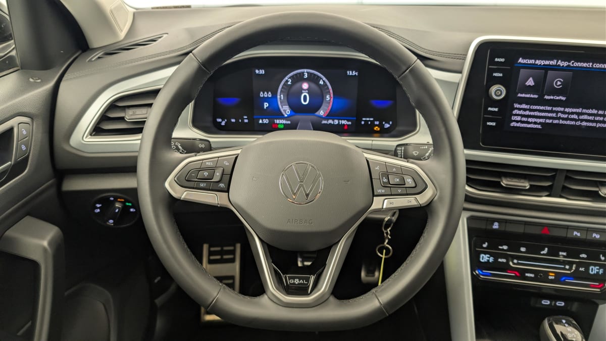 Volkswagen T-Roc - Image 14