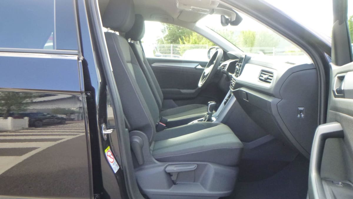 Volkswagen T-Roc - Image 17