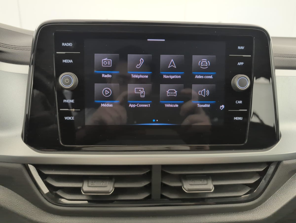 Volkswagen T-Roc - Image 20