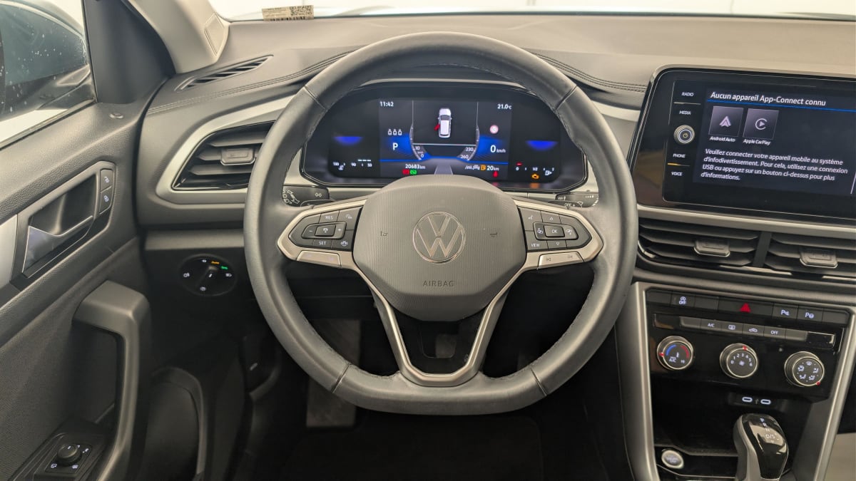 Volkswagen T-Roc - Image 14