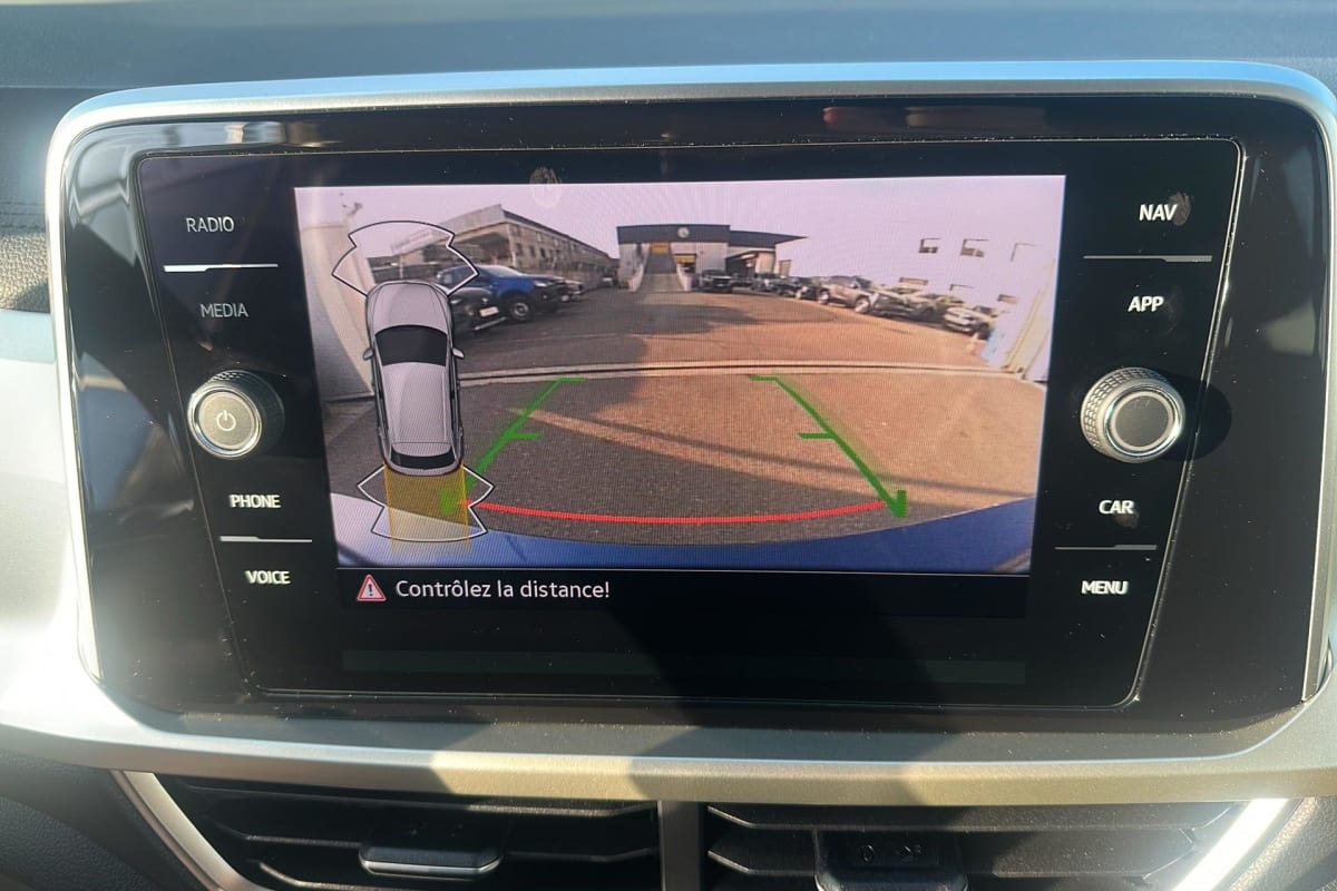 Volkswagen T-Roc - Image 17