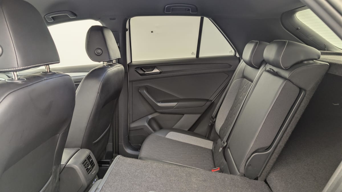 Volkswagen T-Roc - Image 12