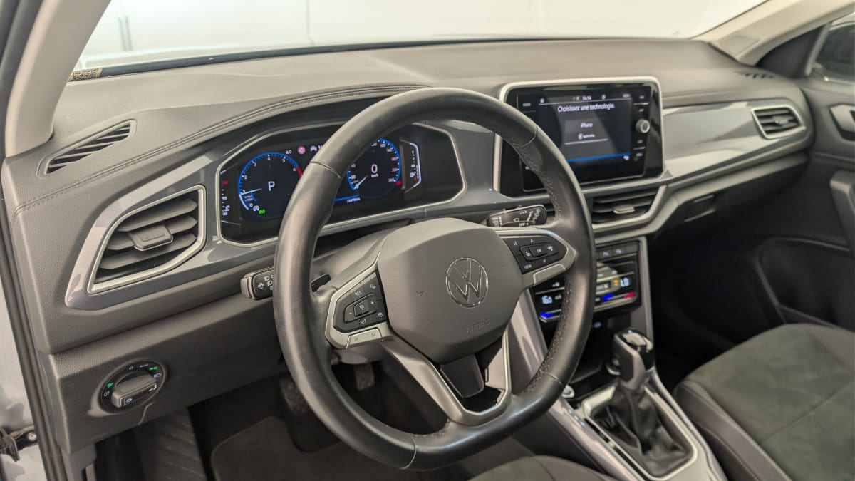 Volkswagen T-Roc - Image 15