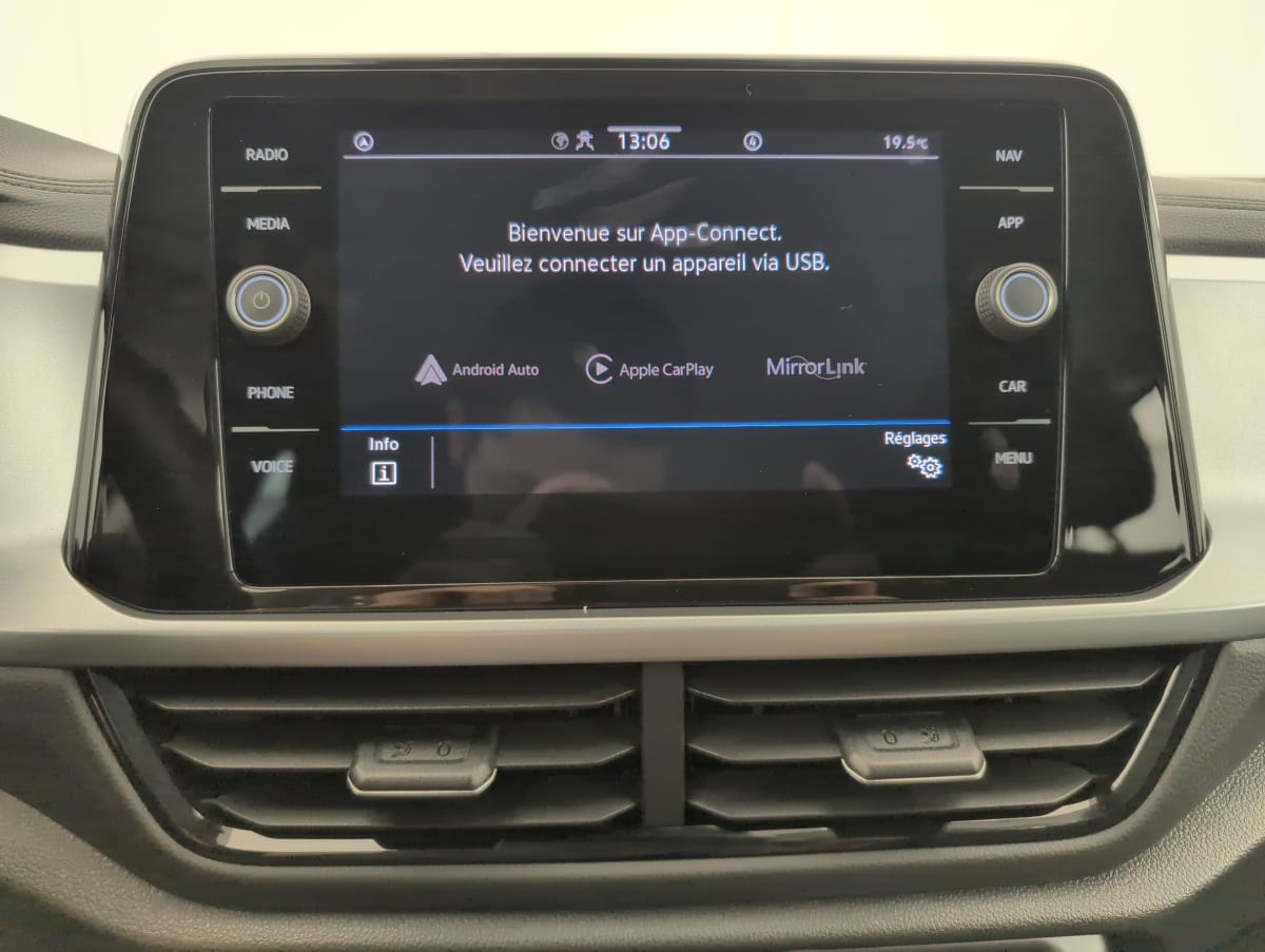Volkswagen T-Roc - Image 19