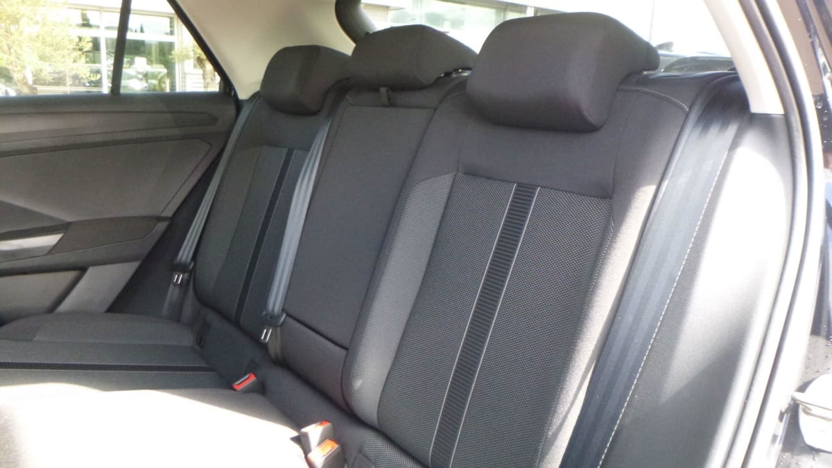 Volkswagen T-Roc - Image 14