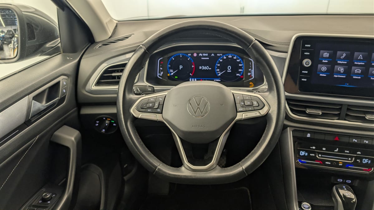 Volkswagen T-Roc - Image 14