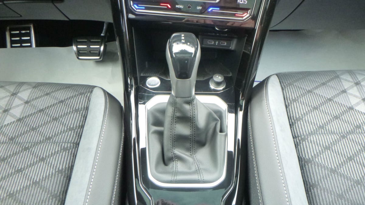 Volkswagen T-Roc - Image 16