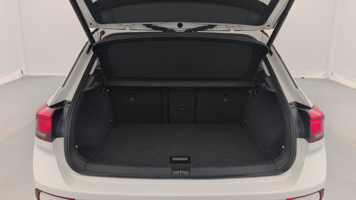 Volkswagen T-Roc - Image 12