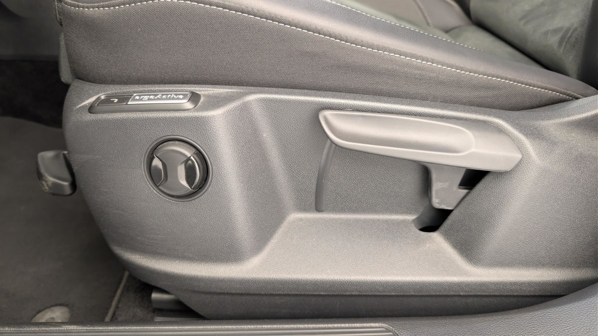 Volkswagen T-Roc - Image 22