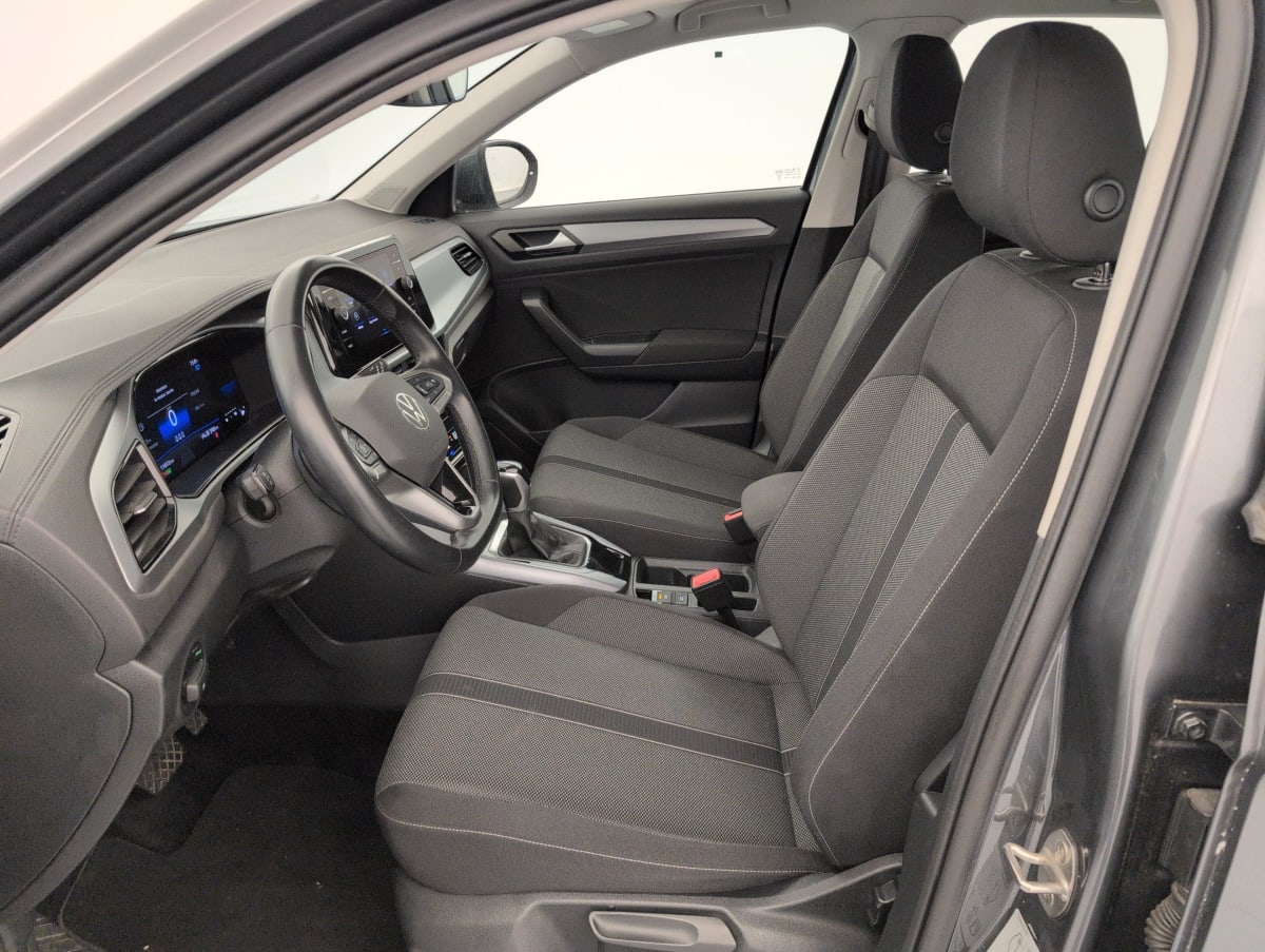 Volkswagen T-Roc - Image 17