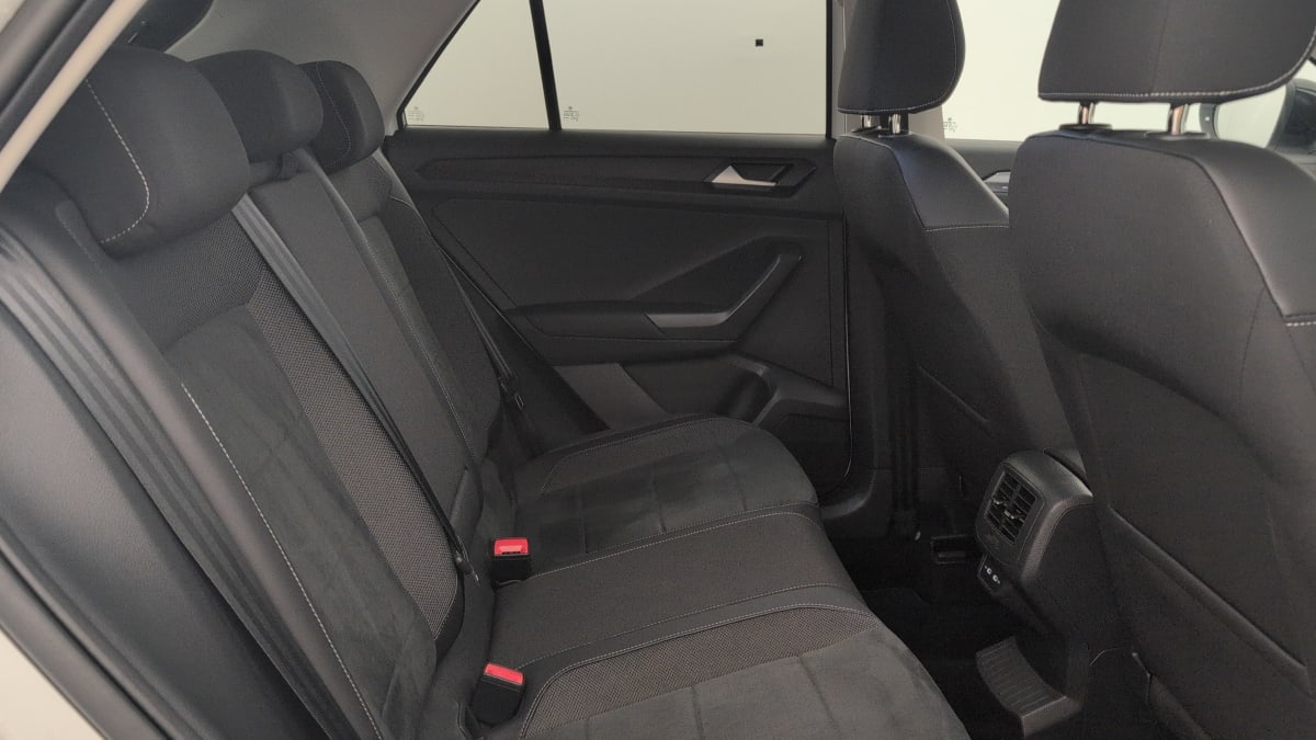 Volkswagen T-Roc - Image 11