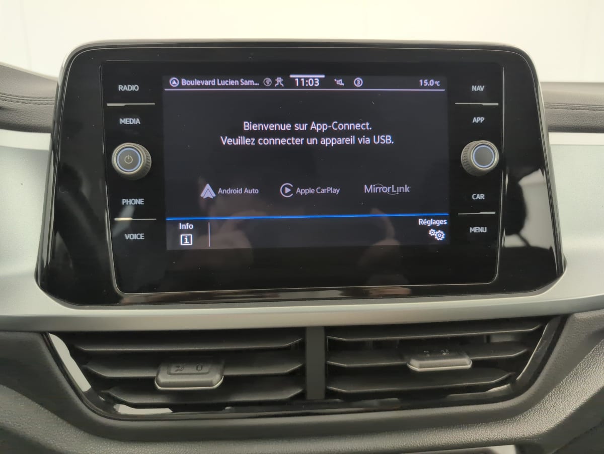 Volkswagen T-Roc - Image 20