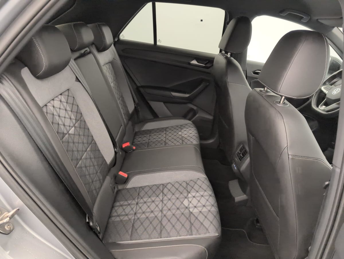 Volkswagen T-Roc - Image 10