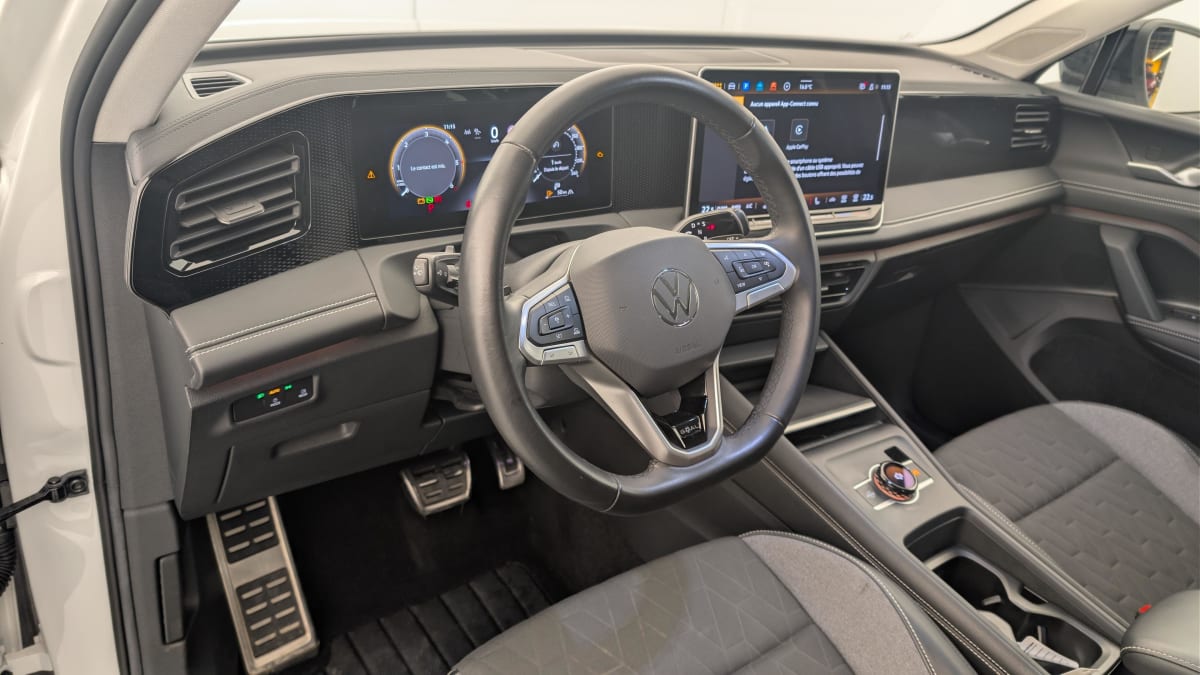 Volkswagen Tiguan - Image 15