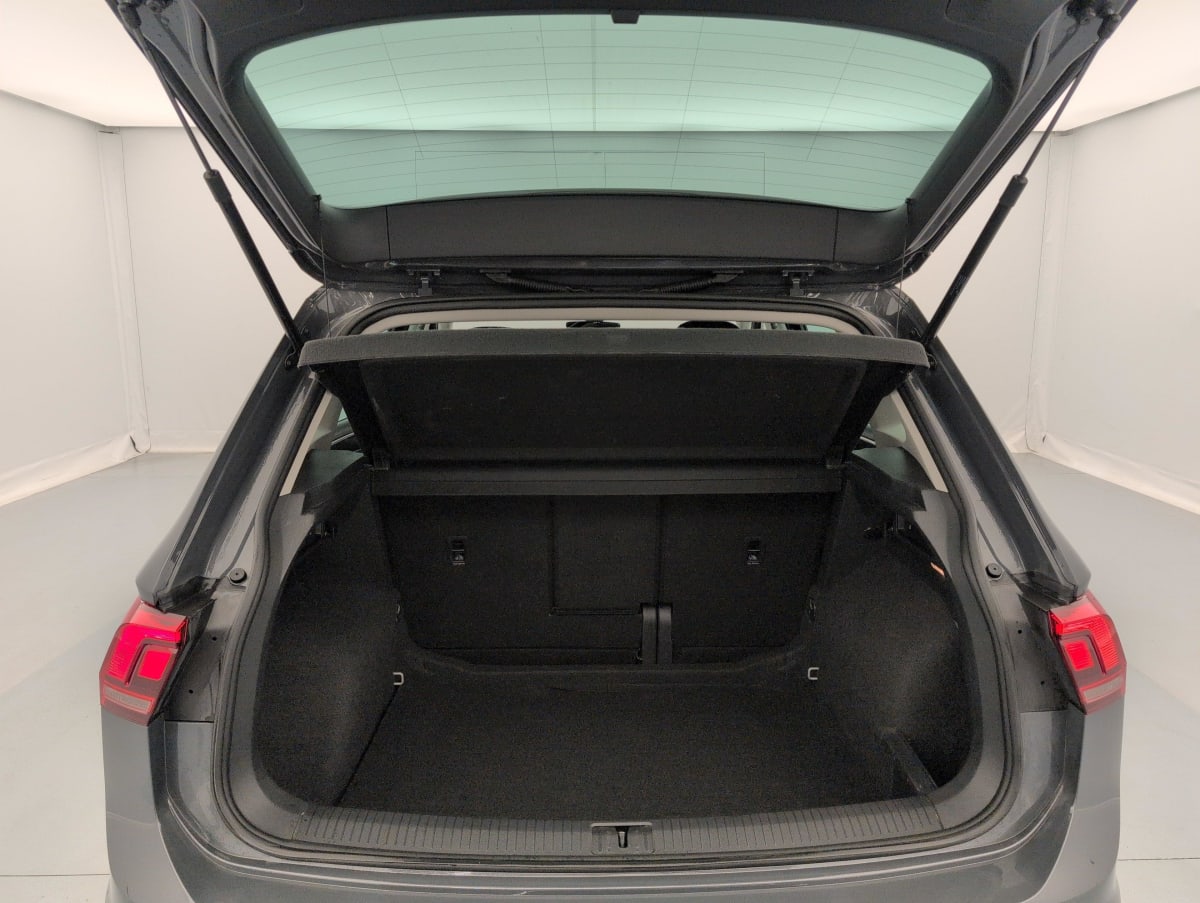 Volkswagen Tiguan - Image 11