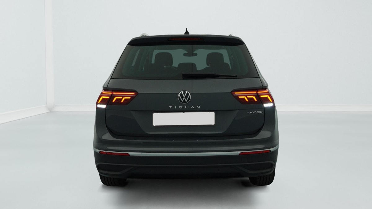 Volkswagen Tiguan - Image 6