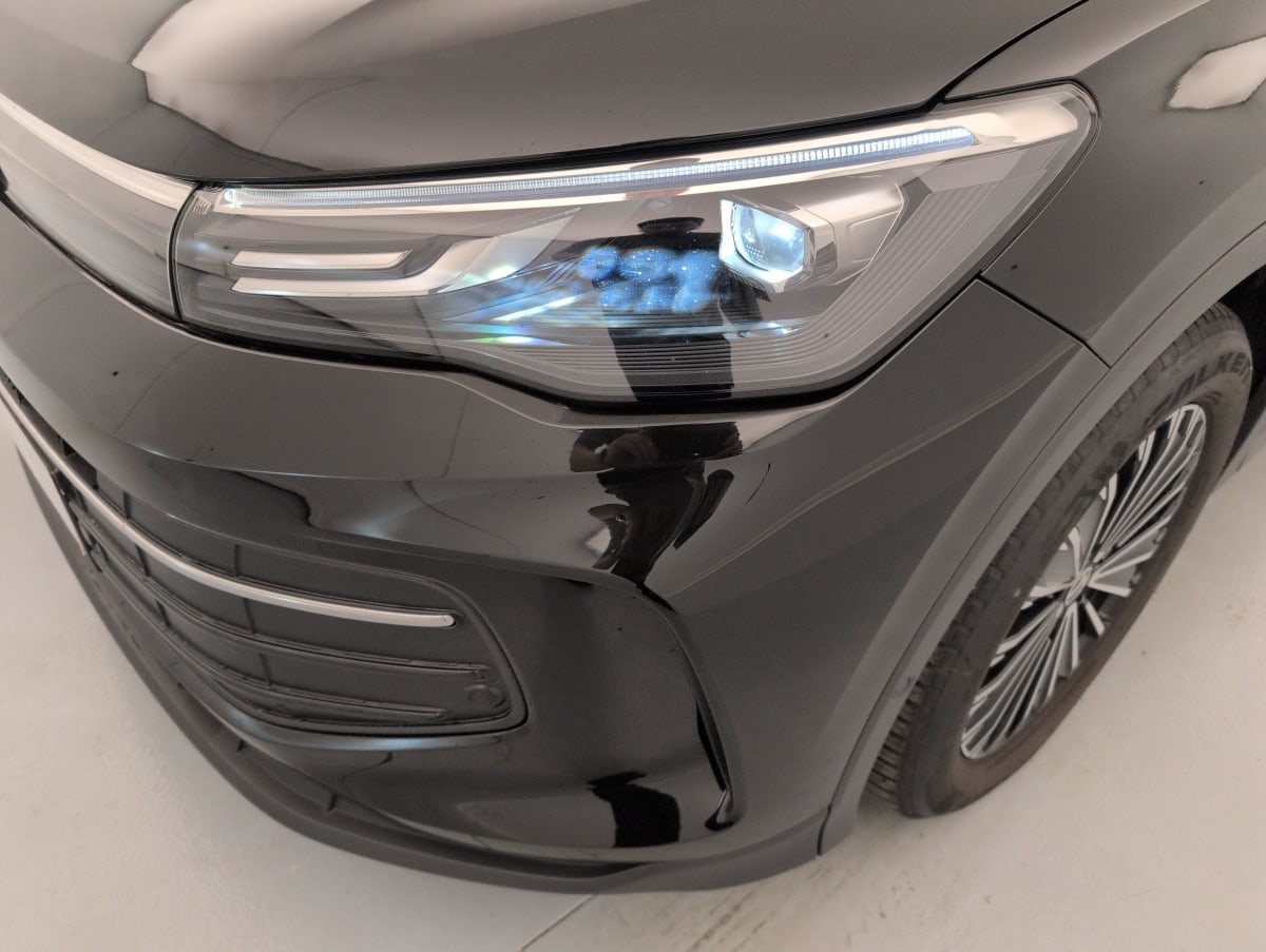 Volkswagen Tiguan - Image 22