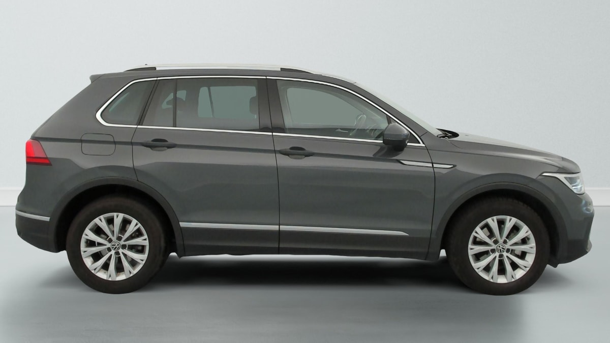 Volkswagen Tiguan - Image 8