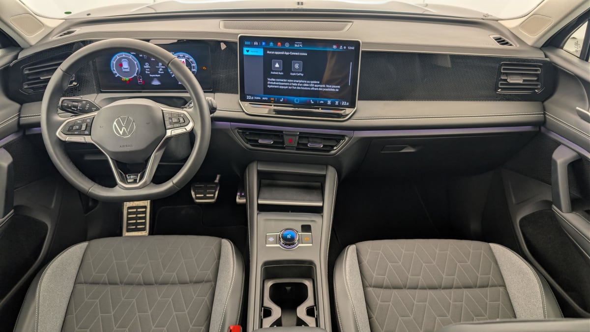 Volkswagen Tiguan - Image 13