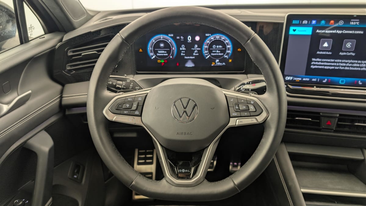 Volkswagen Tiguan - Image 14