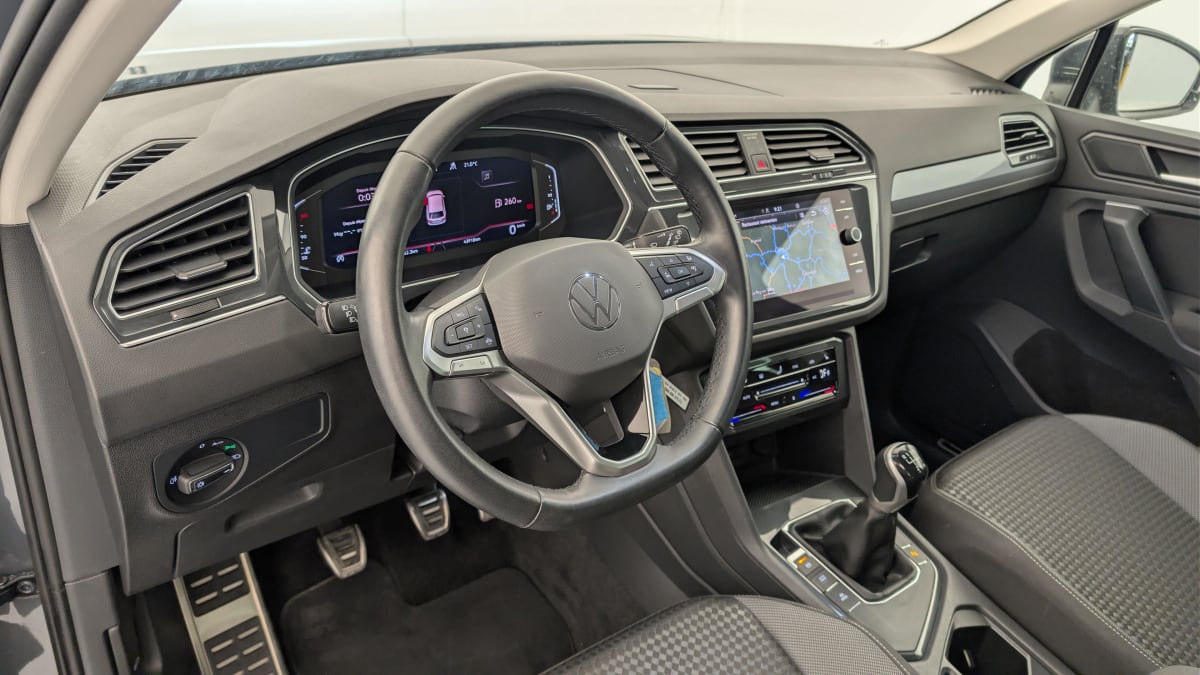 Volkswagen Tiguan - Image 15
