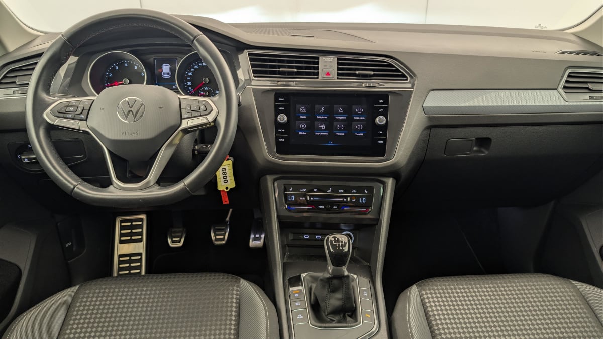 Volkswagen Tiguan - Image 13