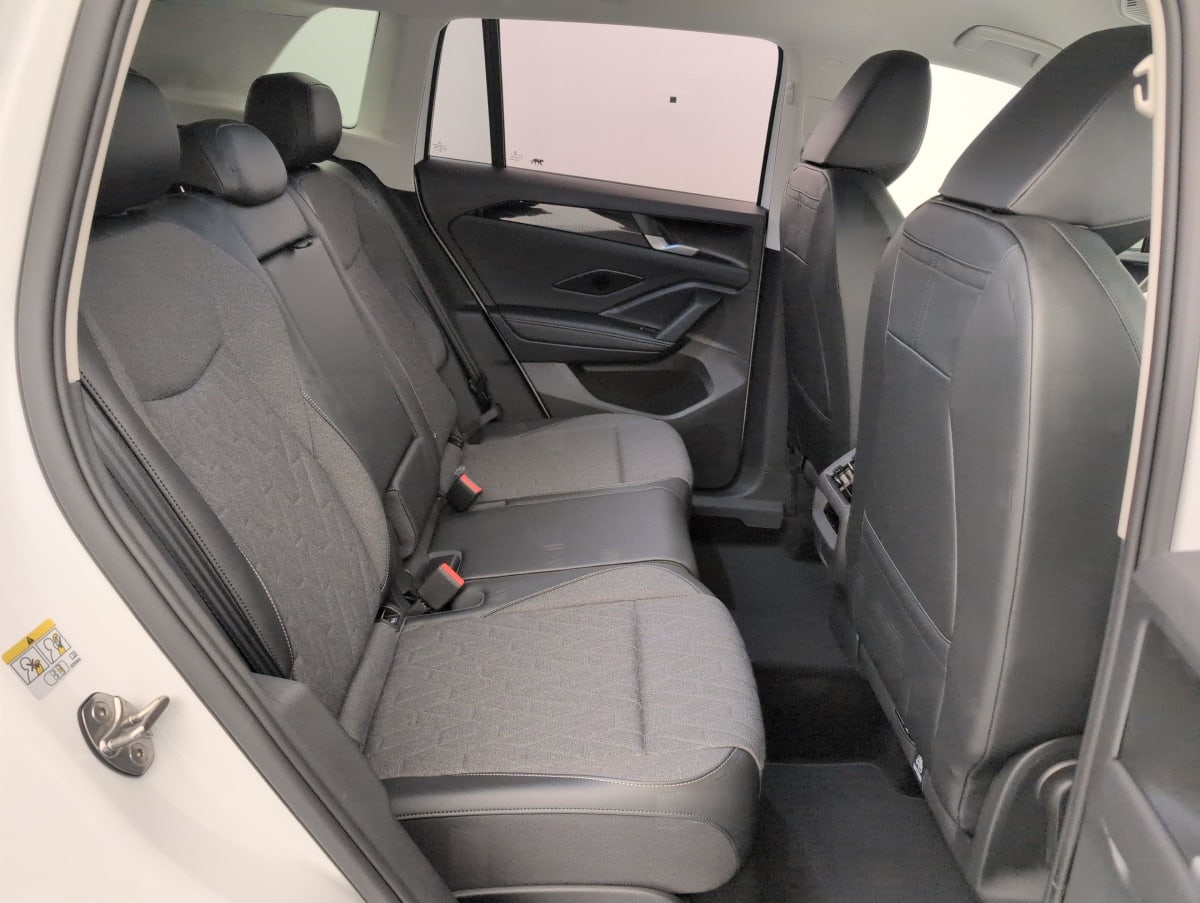 Volkswagen Tiguan - Image 10