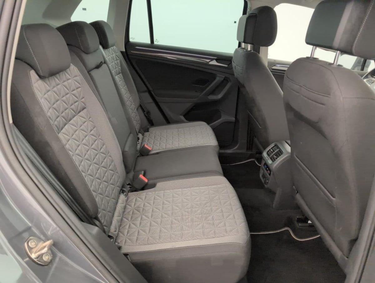 Volkswagen Tiguan - Image 10