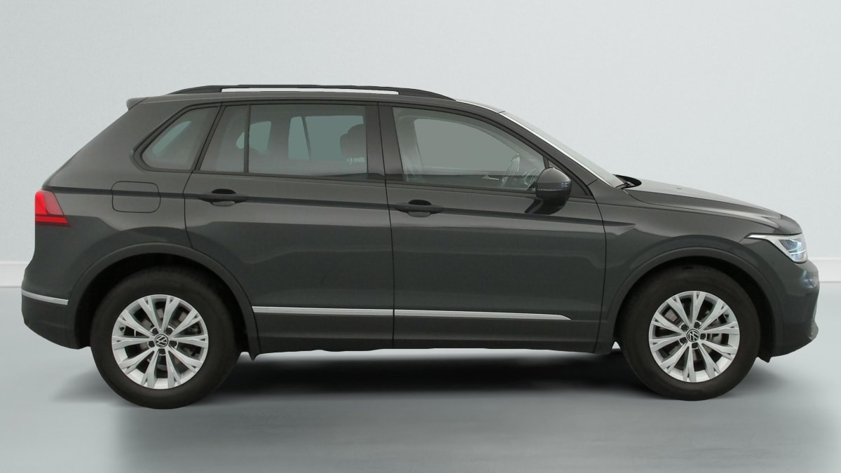 Volkswagen Tiguan - Image 8