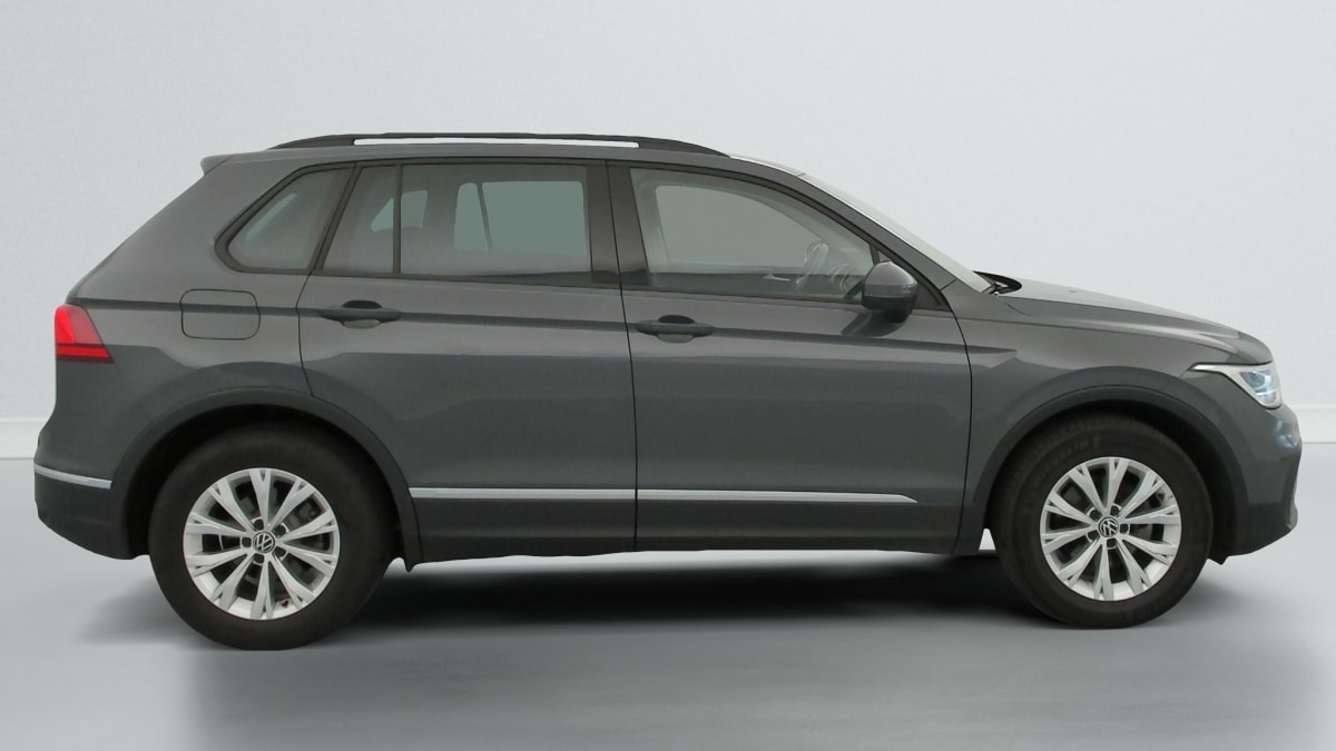Volkswagen Tiguan - Image 8