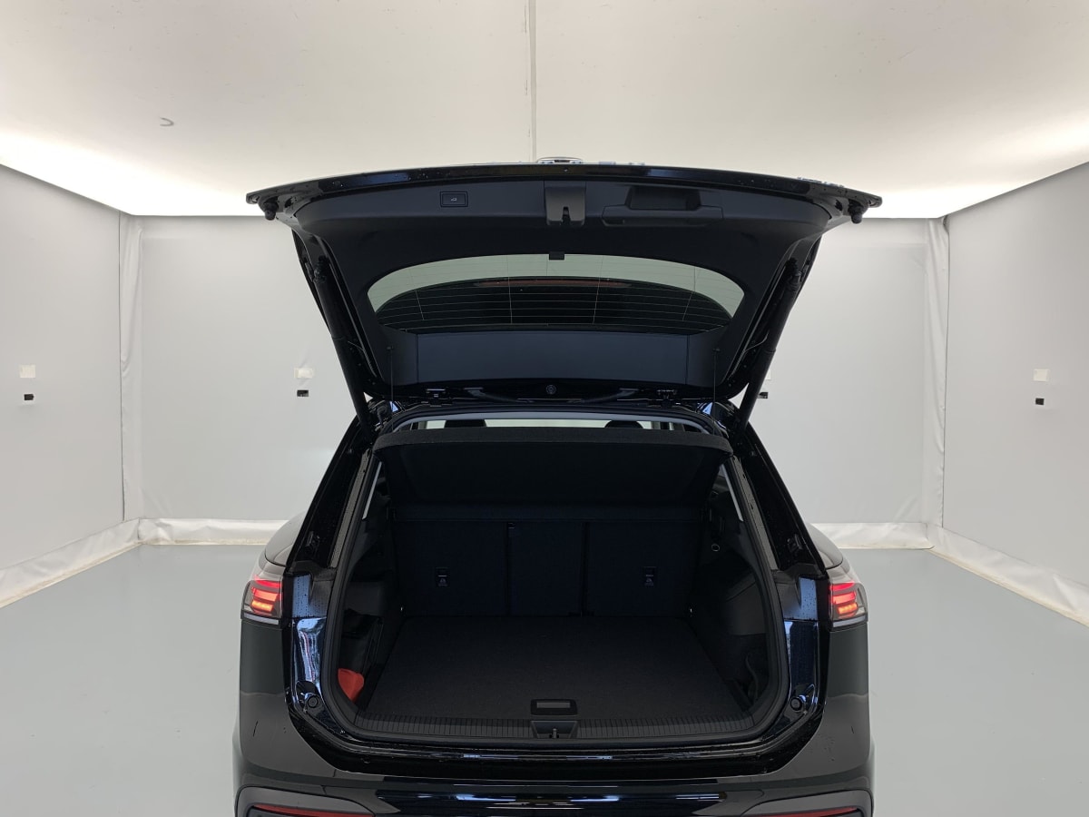 Volkswagen Tiguan - Image 12