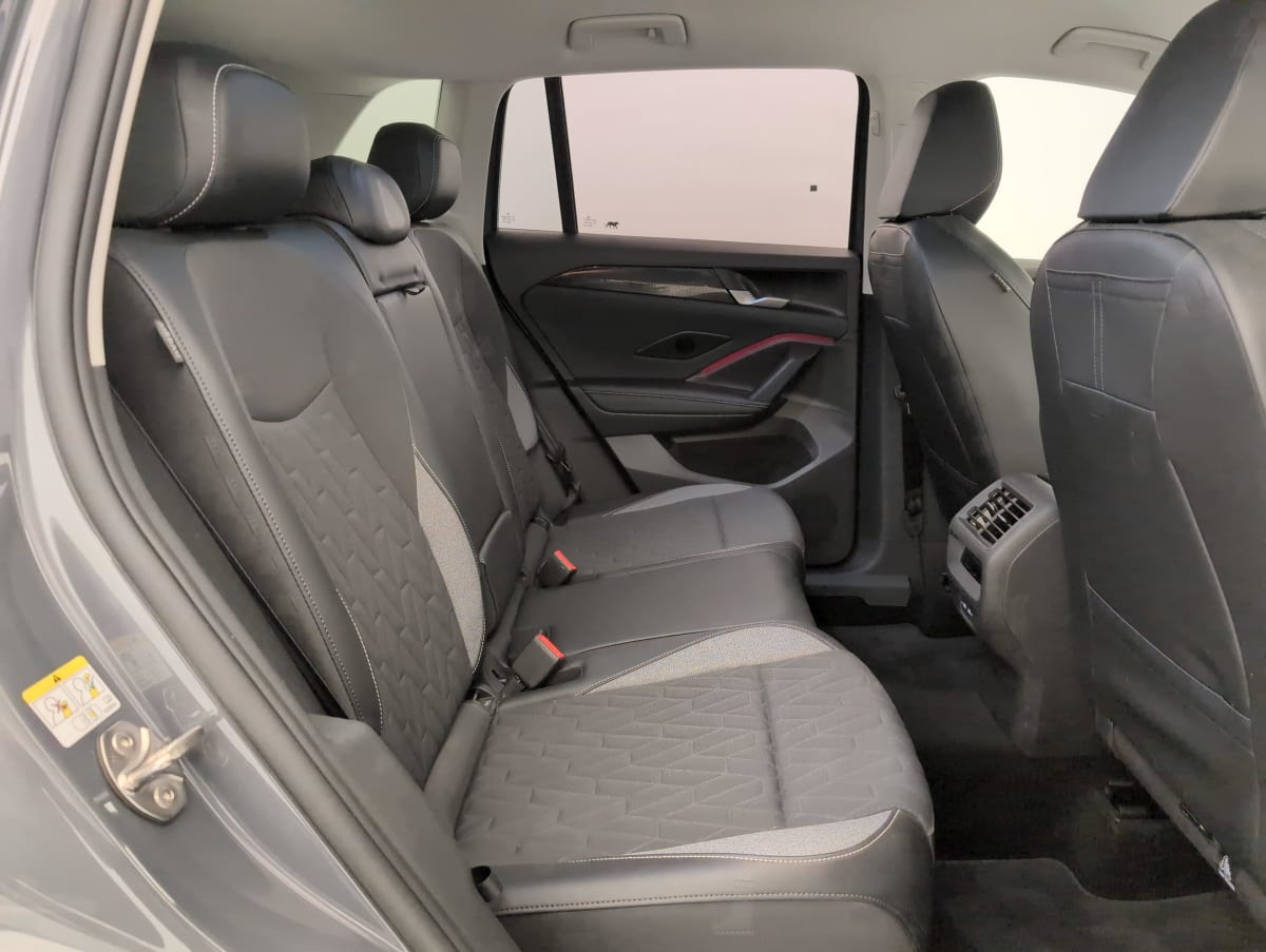 Volkswagen Tiguan - Image 10