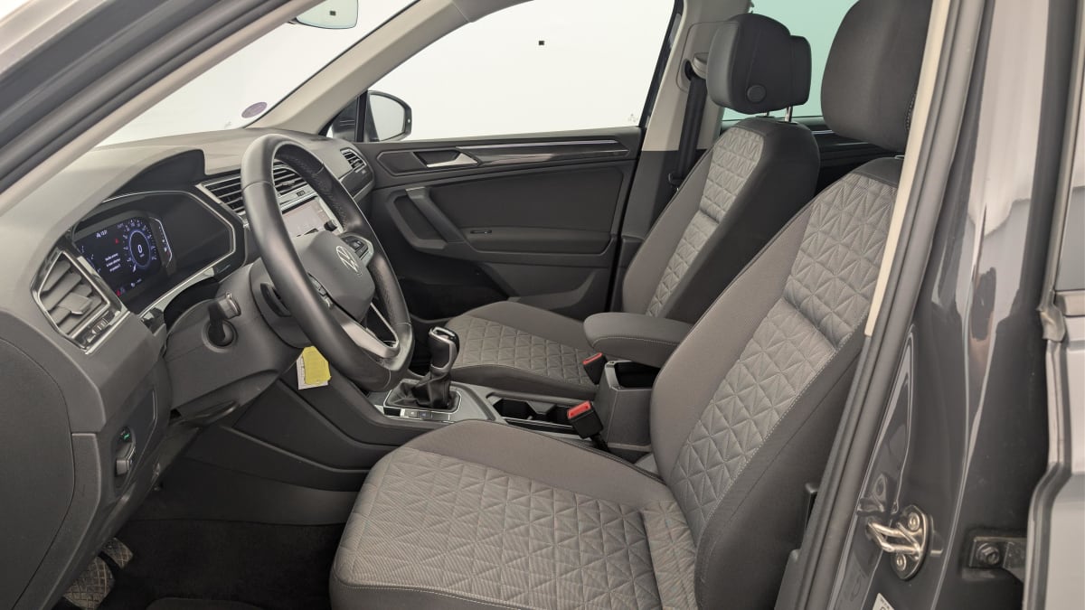 Volkswagen Tiguan - Image 16