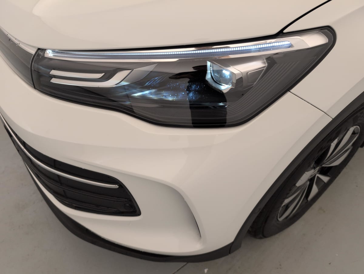 Volkswagen Tiguan - Image 23
