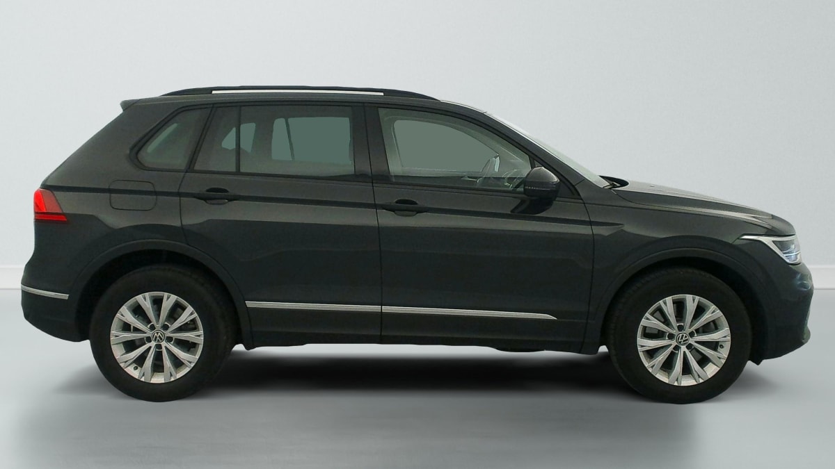 Volkswagen Tiguan - Image 8