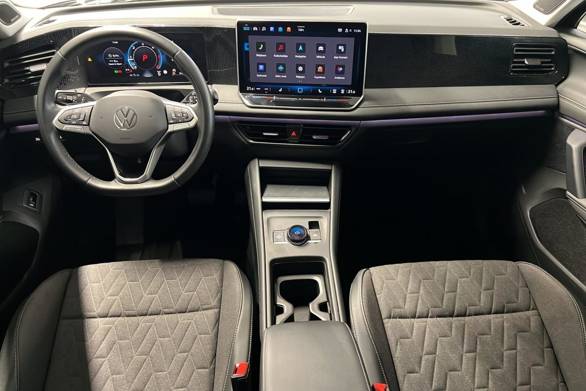 Volkswagen Tiguan - Image 12