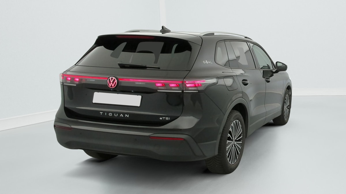 Volkswagen Tiguan - Image 7