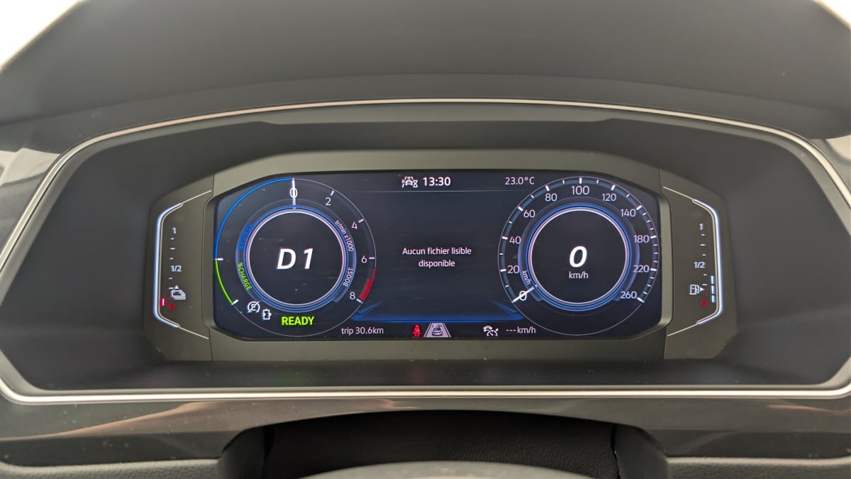 Volkswagen Tiguan - Image 22